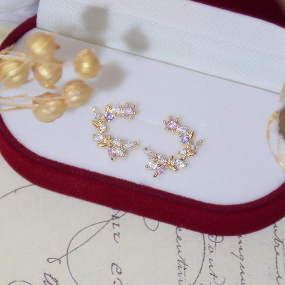 NEW 14K Gold Plated Diamond Leaf Flower Stud Circle Earrings - Picture 5 of 6